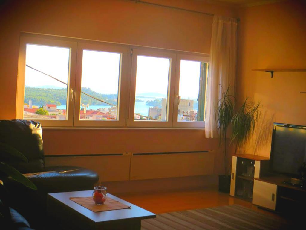 Apartment Simaris - Spacious With Terrace And Sea View Šibenik Exterior foto