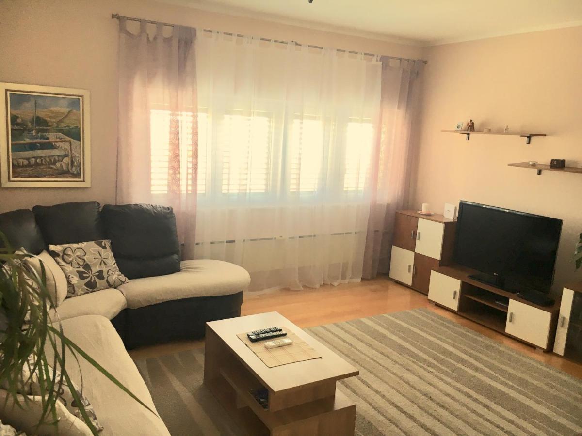 Apartment Simaris - Spacious With Terrace And Sea View Šibenik Exterior foto